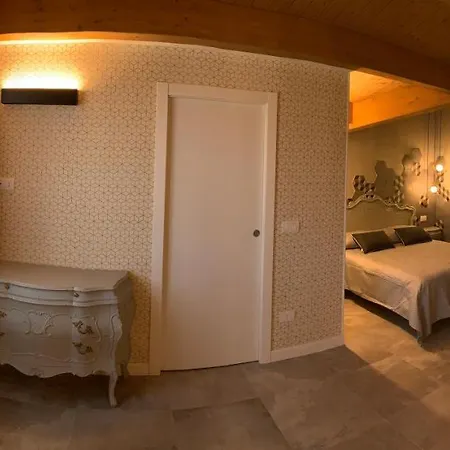 Casetta Randi 26 Aparthotel 3*